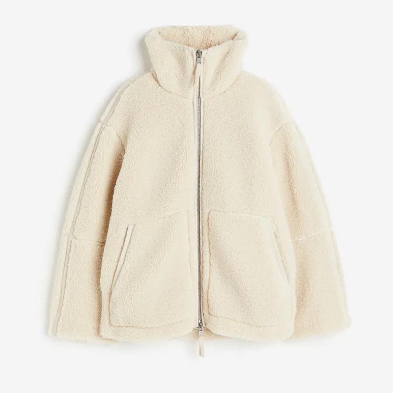 Luna – The Fleece Coat that Combines Warmth and Elegance